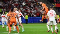 Elkpeszt! t perc alatt fordtott Hollandia, s tovbbjutott