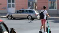 Flnek a gyalogosok a stlutcban - mondja olvasnk