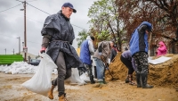 Egyetemi hallgatk s oktatk is segtenek az rvzi vdekezsben