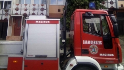 Kétéves kisgyerek zárta ki édesanyját az erkélyre