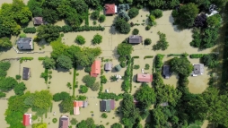 Folytatódik a védekezés a Rábán és a Dunán