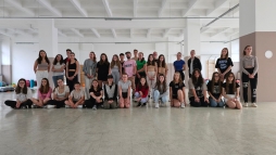 Tánccal segítenek a New Generation táncosai