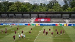 Kmkedstl tartanak a svjciak