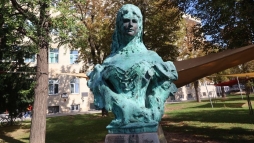 Sisi-szobor Pcsen: tovbb szvdik a rejtly