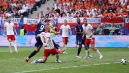 Hiába Szczesny remeklése, Hollandia győzött