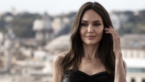  Kitlalt egy testr: Angelina Jolie nem olyan anya, mint mutatja