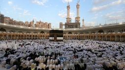 Felkavaró képsorok: tömegével halnak meg az extrém hőségtől a muszlim zarándokok (videó)