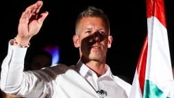 Magyar Pter rszegen balhzott egy szrakozhelyen, a biztonsgiak vezettk ki (vide)