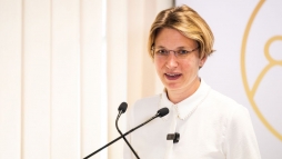 Hornung gnes: mg tbb mint egy htig lehet plyzni csaldbart munkahelyek kialaktsra