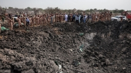 A Hungary Helps gyorsseglyt nyjt a csdi lszerraktri robbans srltjeinek megsegtsre