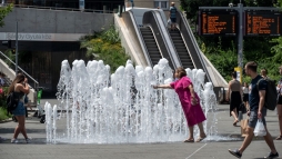 Ilyen idjrs vr rnk az elttnk ll hten