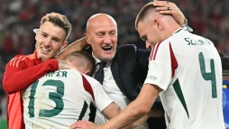 Rossi a mmor pillanataiban is a billentyhuszrokkal foglalkozott