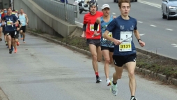 Lomb dm j rekordot futva nyert Boszniban