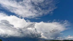 Cskken a felhzet, a csapadk miatt kiss lehl a leveg