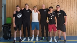 Megharcoltak az rmekrt