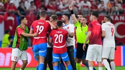 A cseh szurkolk ostorozzk az erdlyi brt, az olcsbb kebab miatt fjt ellenk