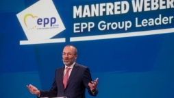 Rgi ellensge haznknak a migrciprti Manfred Weber (vide)