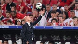 A letrt Rossi a sajt jvjrl sejtelmesen beszlt