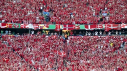 Megismteln 1992-es bravrjt Dnia, de ehhez elszr tl kell jutnia a hzigazda nmeteken