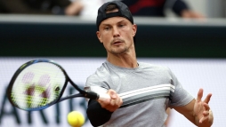 Fucsovics egy lpsre a vilgelstl, Djokovics lmai tornagyzelmre kszl (vide)