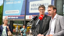 Tovbb romlanak a szocialistk pozcii