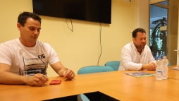 Igazi berregs, auts csaldi napot hoztak ssze