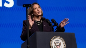 Kamala Harris egy ht alatt 200 milli dollros kampnytmogatshoz jutott