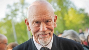 John Malkovich a Magyar Zene Hzban lp fel (vide)