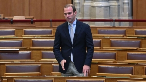 Hollik Istvn: Magyar Pterk azt teszik, amit Manfred Weber diktl nekik